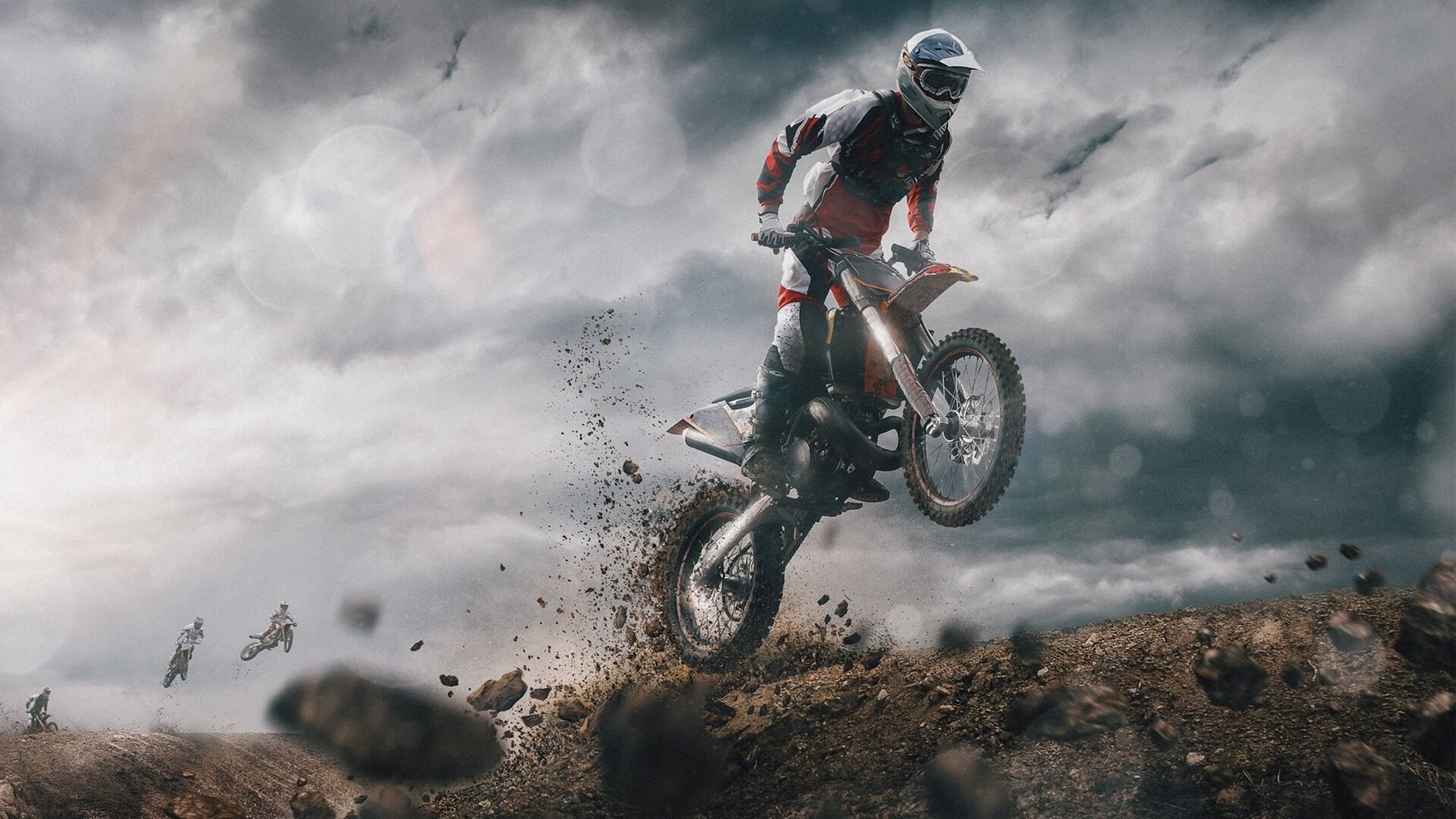 “雨天室内替代跑训练赛” 跑者在走廊和车库坚持计划